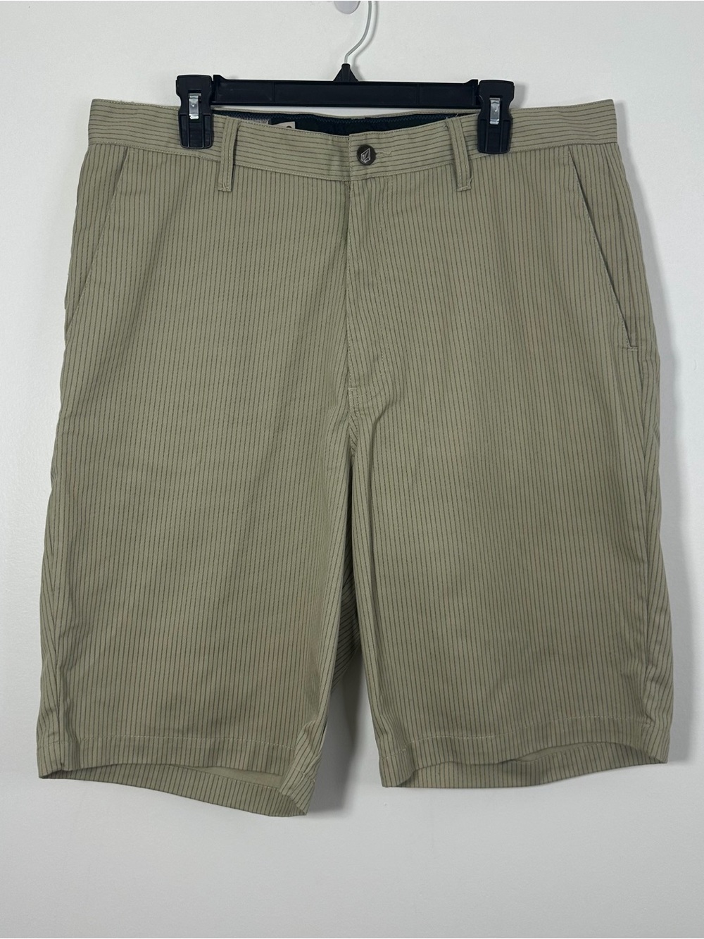 Volcom Frickin Stripe Chino Shorts Men’s 36 Khaki Pinstripe Flat Front